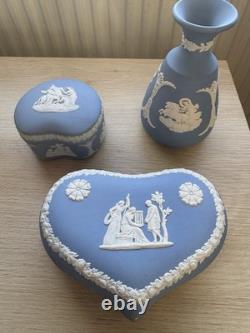 Ensemble de 3 bibelots en jaspe bleu pâle Wedgwood vintage