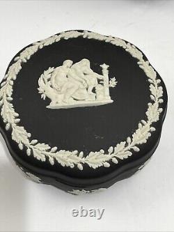 Ensemble de 5 pièces différentes de VTG Wedgwood Angleterre Jasperware Black Dancing Hours