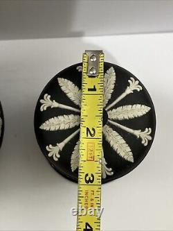 Ensemble de 5 pièces différentes de VTG Wedgwood Angleterre Jasperware Black Dancing Hours
