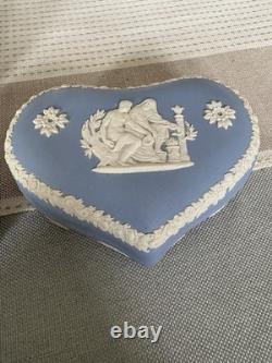 Ensemble de 9 pièces en jaspe Wedgwood bleu et blanc vintage collectionnable