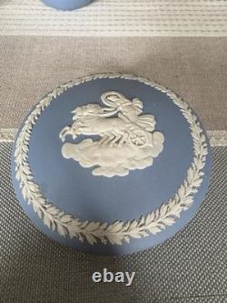 Ensemble de 9 pièces en jaspe Wedgwood bleu et blanc vintage collectionnable