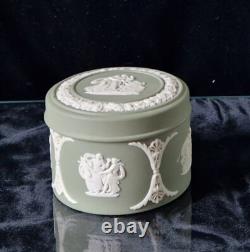 Ensemble de bougeoir et boîte à bibelots en jasperware néoclassique Wedgwood vintage vert sauge