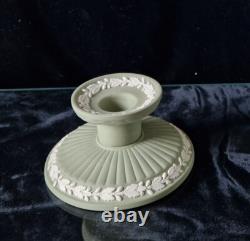 Ensemble de bougeoir et boîte à bibelots en jasperware néoclassique Wedgwood vintage vert sauge