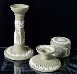 Ensemble de bougeoir et boîte à bibelots en jasperware néoclassique Wedgwood vintage vert sauge