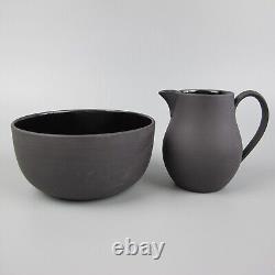 Ensemble de service à thé Wedgwood en basalte noir. Théière, tasses, pichet, etc. Jasperware. Vintage.