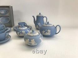 Ensemble de thé/café miniature en jaspe bleu Wedgwood en excellent état