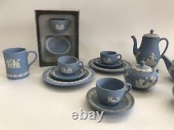 Ensemble de thé/café miniature en jaspe bleu Wedgwood en excellent état