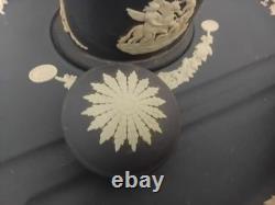 Excellent encrier de bureau et support Wedgwood Portland bleu et blanc en jaspe jasperware Excellent encrier de bureau et support Wedgwood Portland bleu et blanc en jaspe jasperware
