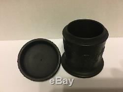 Extrêmement Rare! Wedgwood Older Très Rare Pot À Couvercle Jasperware Noir Sur Noir