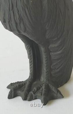 Figure d'Héron en basalte noir de Wedgwood