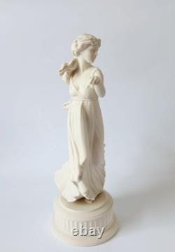 Figurine Dancing Hours en jasperware blanc Wedgwood