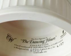 Figurine Dancing Hours en jasperware blanc Wedgwood