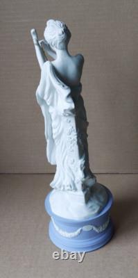 Figurine Erato, Muse classique, en jaspe bleu Wedgwood, grande taille