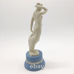 Figurine Wedgwood Jasperware bleue et blanche Léda et le cygne 25 cm Mythologie grecque