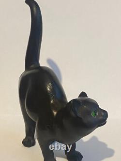 Figurine de chat en basalte noir rare Wedgwood Ernest Light avec des yeux verts, vers 1915