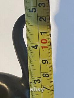 Figurine de chat en basalte noir rare Wedgwood Ernest Light avec des yeux verts, vers 1915