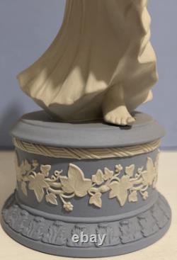 Figurine des Heures Dansantes en Jasperware Wedgwood Statue de Déesse Grecque No 1690 en Boîte