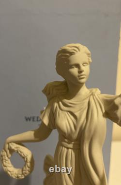 Figurine des Heures Dansantes en Jasperware Wedgwood Statue de Déesse Grecque No 1690 en Boîte