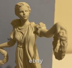 Figurine des Heures Dansantes en Jasperware Wedgwood Statue de Déesse Grecque No 1690 en Boîte