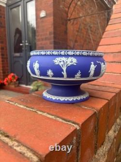 Grand Bol sur Pied en Pédestal Wedgwood Antique en Jasperware Bleu Foncé Sacrifice VGC