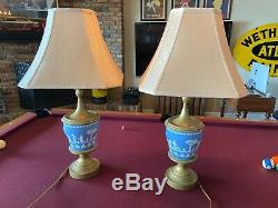 Grand Wedgwood Jasperware Bleu Table De Chevet Lampes Ensemble De 2, 31 Jetez Un Oeil