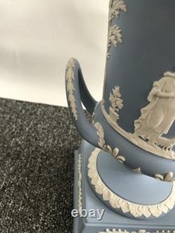 Grand vase Campagna en jasperware bleu Wedgwood dans sa boîte d'origine