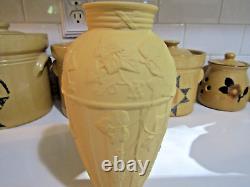 Grand vase Wedgwood 7.5 Doric Ivy Cane en Jasperware couleur.