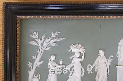Grande Vaisselle Ancienne En Bois De Jaspe Vert Wedgwood Offrant Une Plaque Encadrée Pour La Paix (c. 1800)