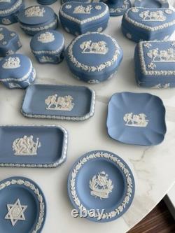 Grande collection de jaspe bleu Wedgwood vintage