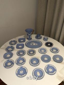 Grande collection de jaspe bleu Wedgwood vintage