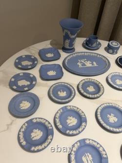 Grande collection de jaspe bleu Wedgwood vintage