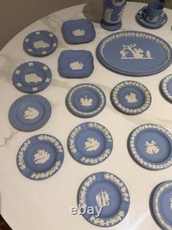 Grande collection de jaspe bleu Wedgwood vintage