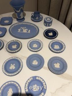 Grande collection de jaspe bleu Wedgwood vintage