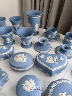Grande collection de jasperware bleu Wedgwood vintage