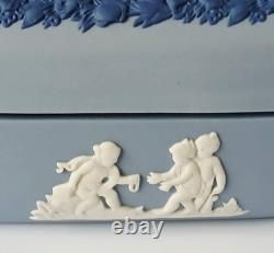 Groupe de Boîtes à Bijoux en Jasperware de Couleur Wedgwood avec Cage 1ère Qualité