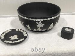 Groupe de vente de succession Wedgewood Black Jasperware - PRIX RÉDUIT