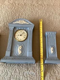 Horloge Garniture Millénaire en Jasper Ware de Wedgwood, Horloge Dancing Hours de 8.75 pouces