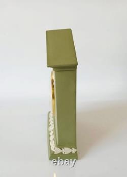 Horloge Jaguar en jaspe vert Wedgwood en jasperware