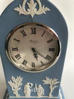 Horloge cathédrale bleue en jasperware Wedgwood, Baronet de Londres, en état de fonctionnement