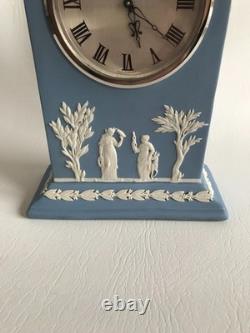 Horloge cathédrale bleue en jasperware Wedgwood, Baronet de Londres, en état de fonctionnement