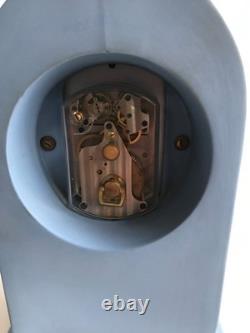 Horloge cathédrale bleue en jasperware Wedgwood, Baronet de Londres, en état de fonctionnement