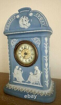 Horloge de cheminée en jaspe Wedgwood Tempus Fugit? Antique, Stoke