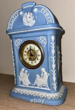 Horloge de cheminée en jaspe Wedgwood Tempus Fugit? Antique, Stoke