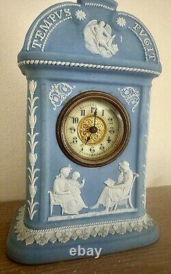 Horloge de cheminée en jaspe Wedgwood Tempus Fugit? Antique, Stoke