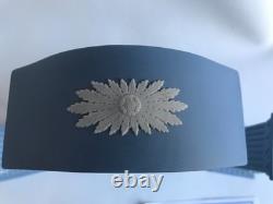 Horloge de cheminée en jaspe Wedgwood bleu ''millénium'' et bougeoirs assortis