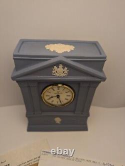 Horloge de jubilé d'or en jaspe bleu Wedgwood