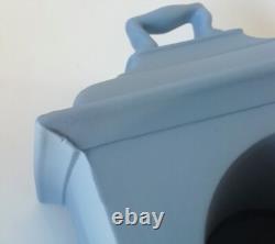 Horloge de manteau en jaspe bleu Wedgwood en état de marche