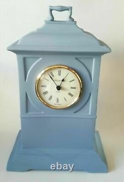 Horloge en jaspe bleu Wedgwood à quartz