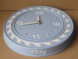 Horloge murale RARE en jaspe bleu Wedgwood avec grand acanthe