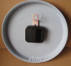 Horloge murale RARE en jaspe bleu Wedgwood avec grand acanthe